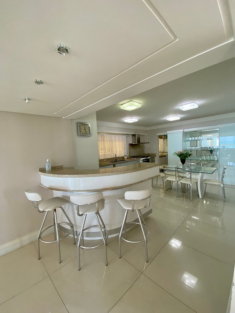 Apartamento Alto padrão Frente Mar