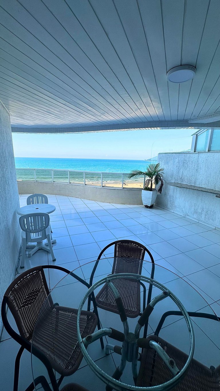 Apartamento Frente Mar na Av. Atlântica