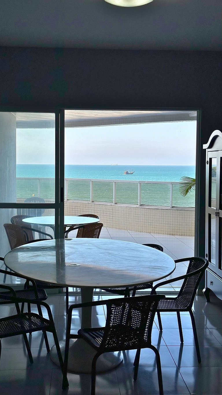 Frente Mar com Churrasqueira, 03 Dorm.