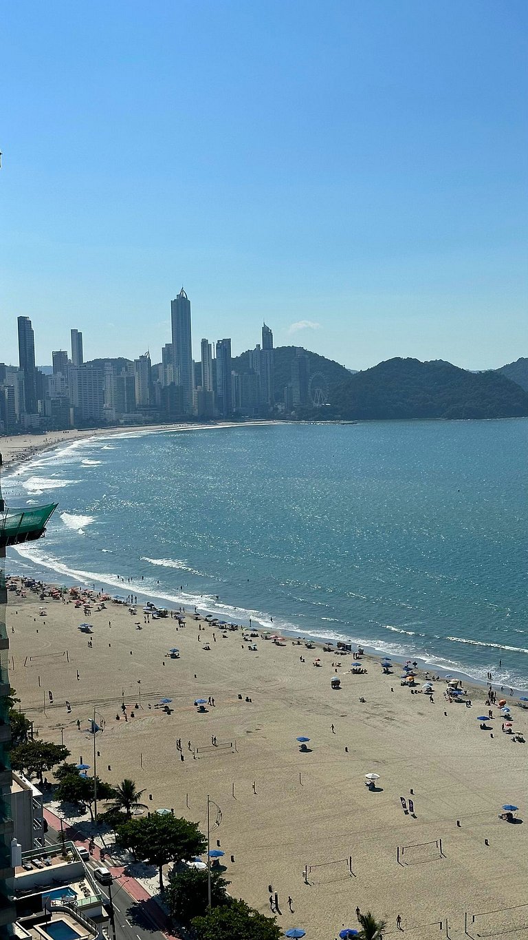 Apartamento Frente Mar na Av. Atlântica