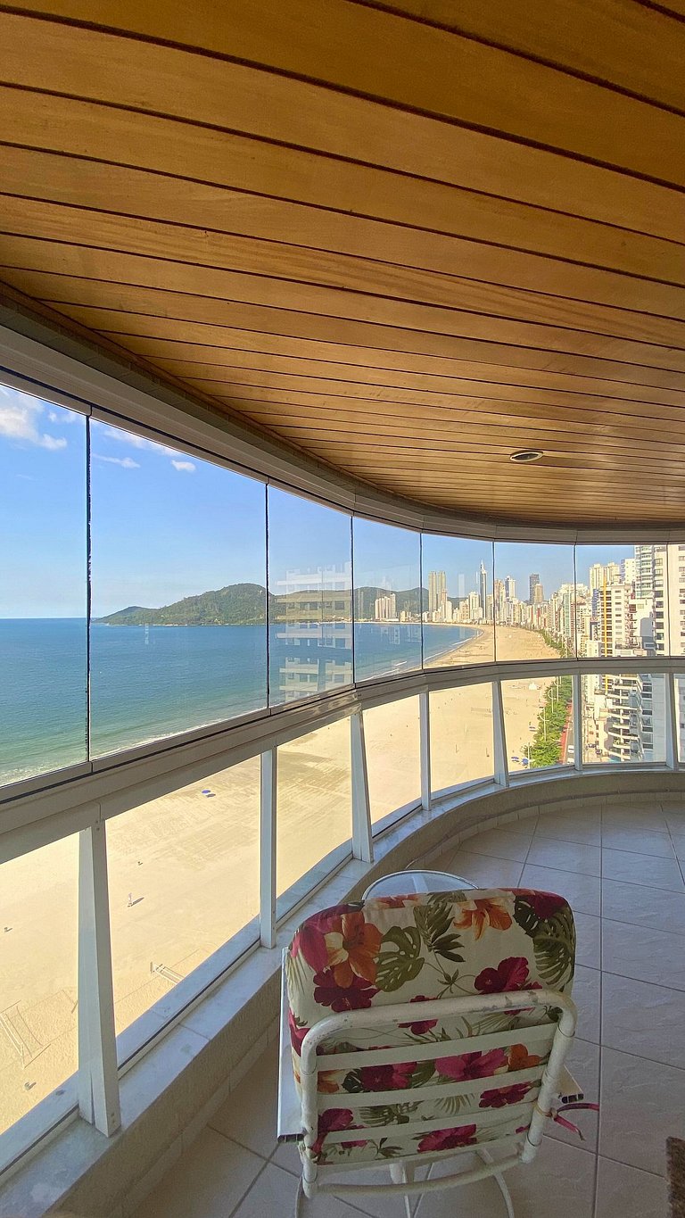 2 Dorm. Frente Mar com Churrasqueira
