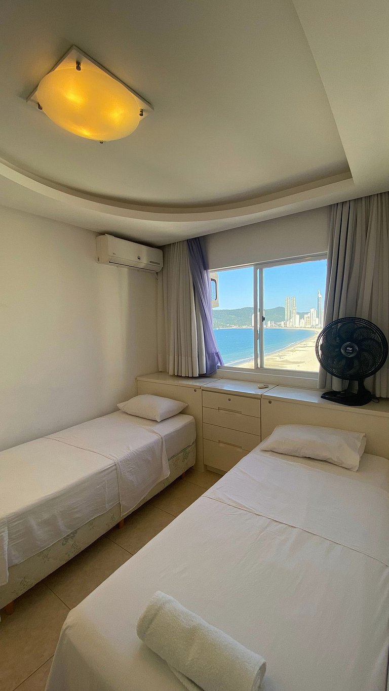 2 Dorm. Frente Mar com Churrasqueira