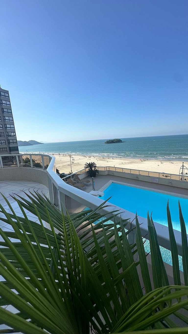 Frente Mar com Churrasqueira, 03 Dorm.