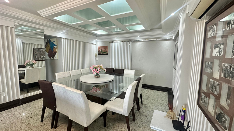 Apartamento com 2 suítes frente mar em balneário camboriú.