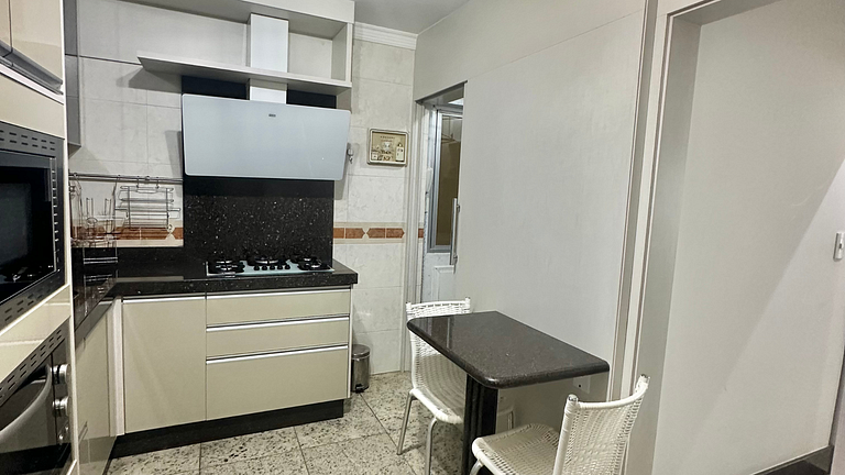 Apartamento com 2 suítes frente mar em balneário camboriú.