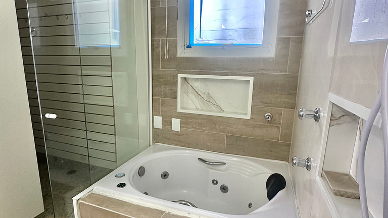 Apartamento com 2 suítes frente mar em balneário camboriú.