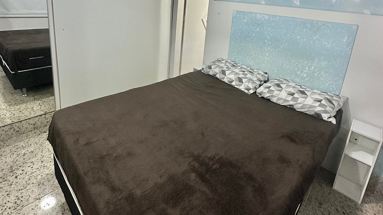 Apartamento quadra mar -- Av Atlantica