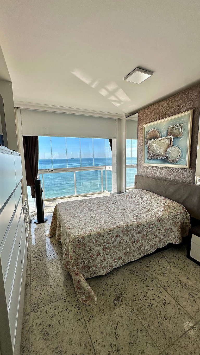 Apartamento com 2 suítes frente mar em balneário camboriú.