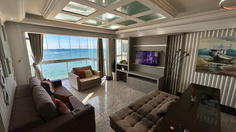 Apartamento com 2 suítes frente mar em balneário camboriú.