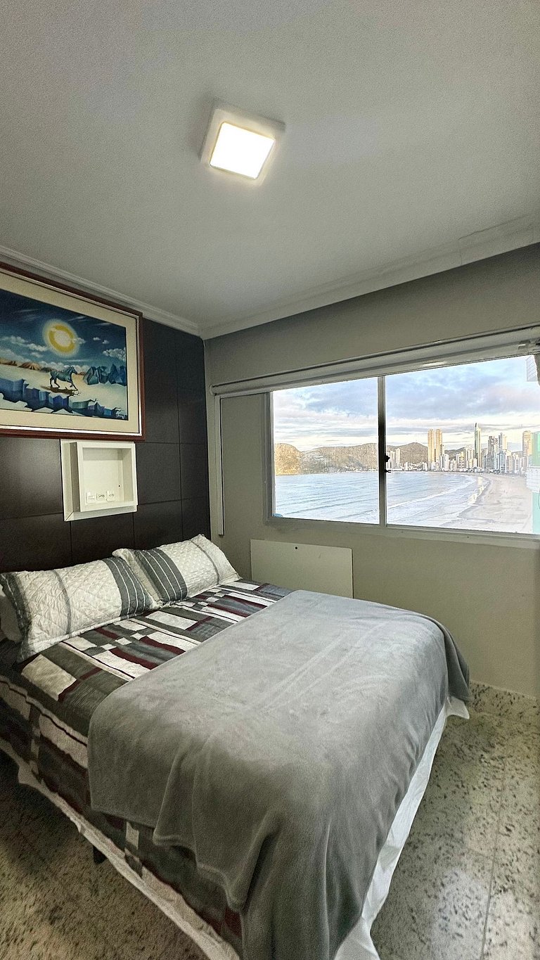 Apartamento com 2 suítes frente mar em balneário camboriú.