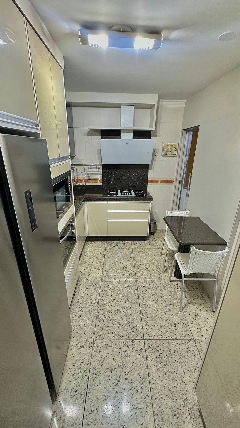 Apartamento com 2 suítes frente mar em balneário camboriú.