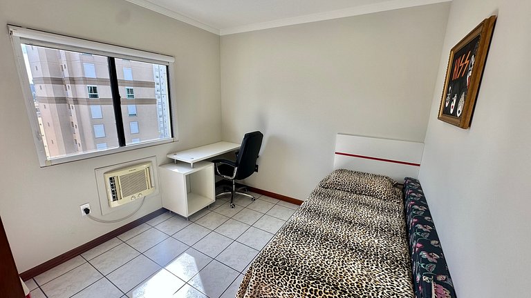 3 Dormitórios Churrasqueira 200m da Praia