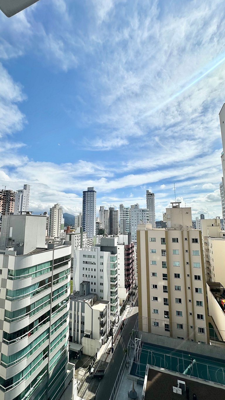 3 Dormitórios Churrasqueira 200m da Praia