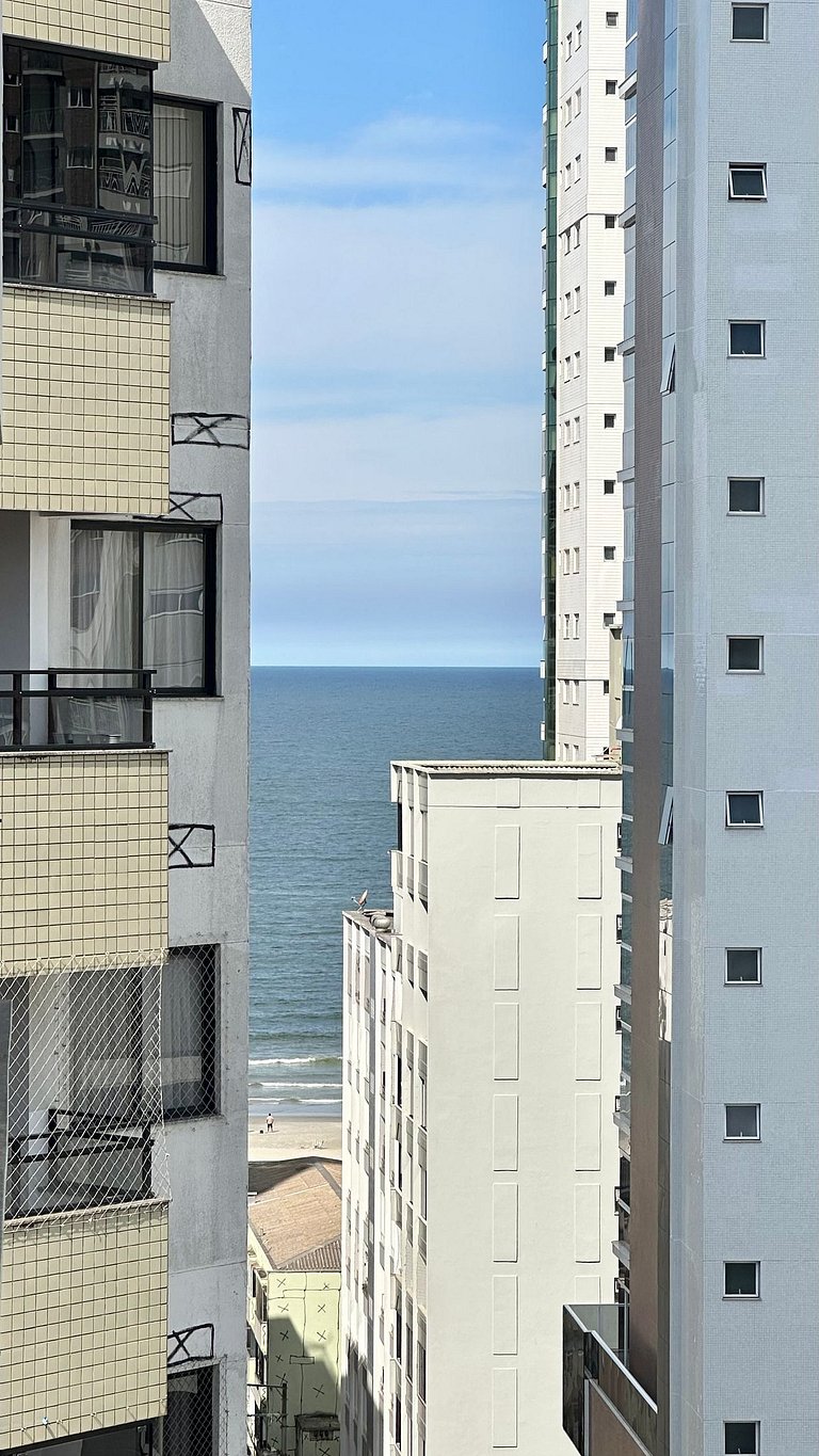 3 Dormitórios Churrasqueira 200m da Praia