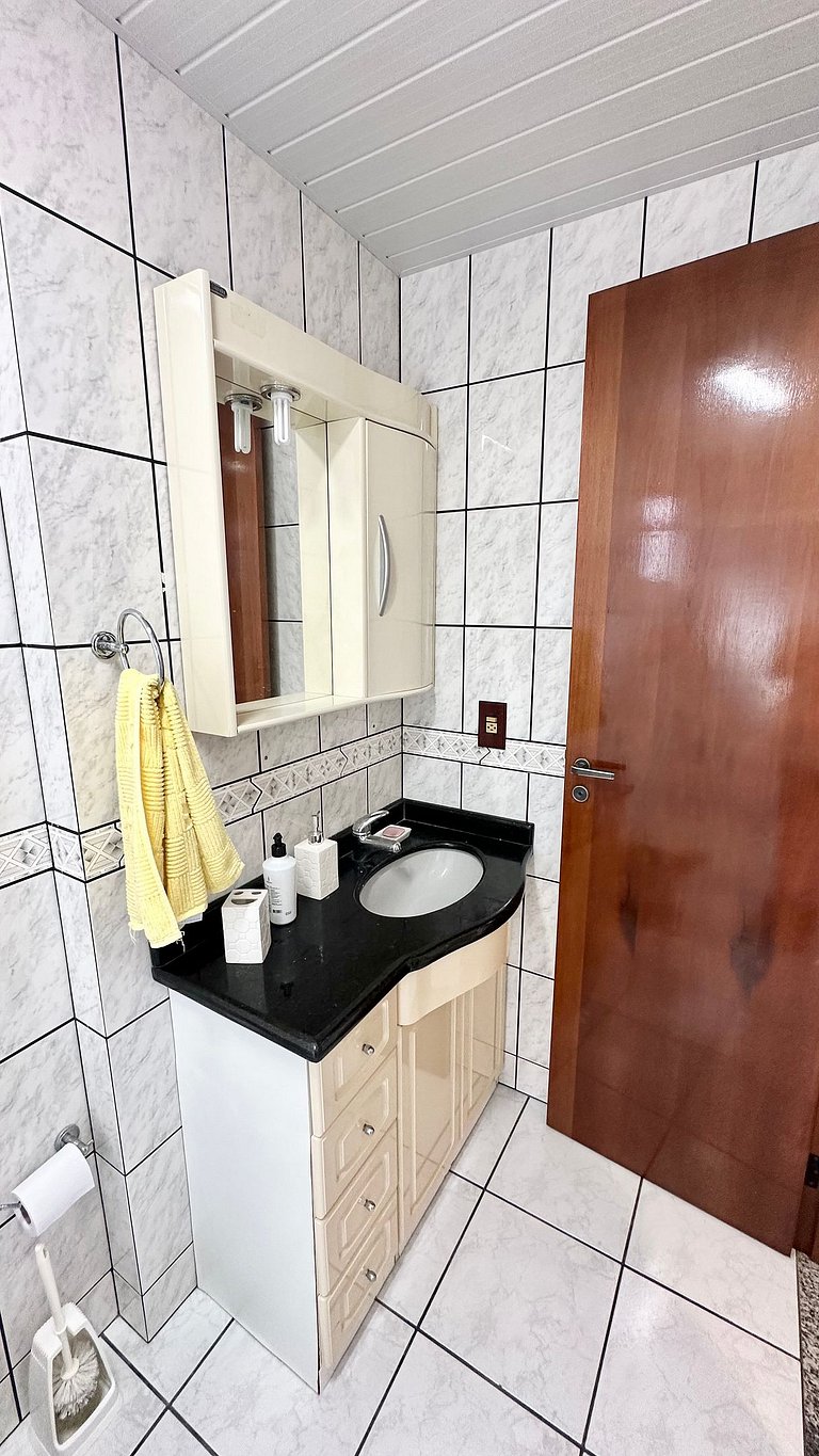 3 Dormitórios Churrasqueira 200m da Praia