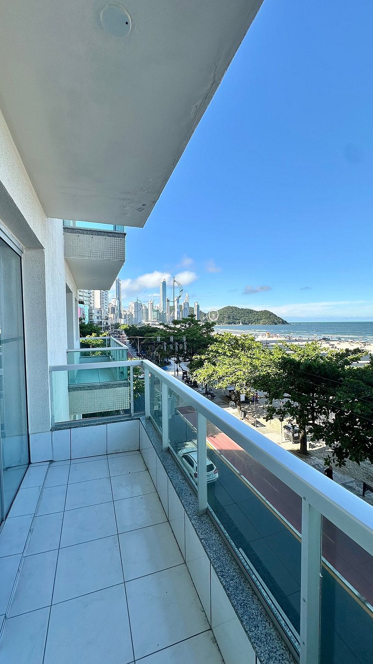 AP com Sacada Frente Mar em BC