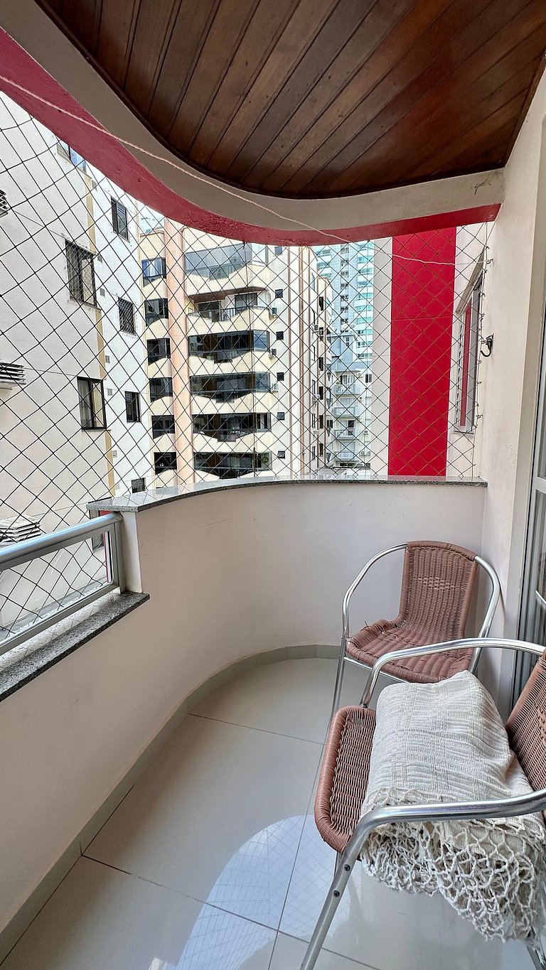 02 Dorm. Aconchegante e Bem localizado