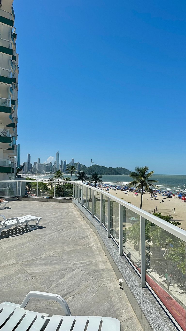 Apartamento com 2 suítes frente mar em balneário camboriú.