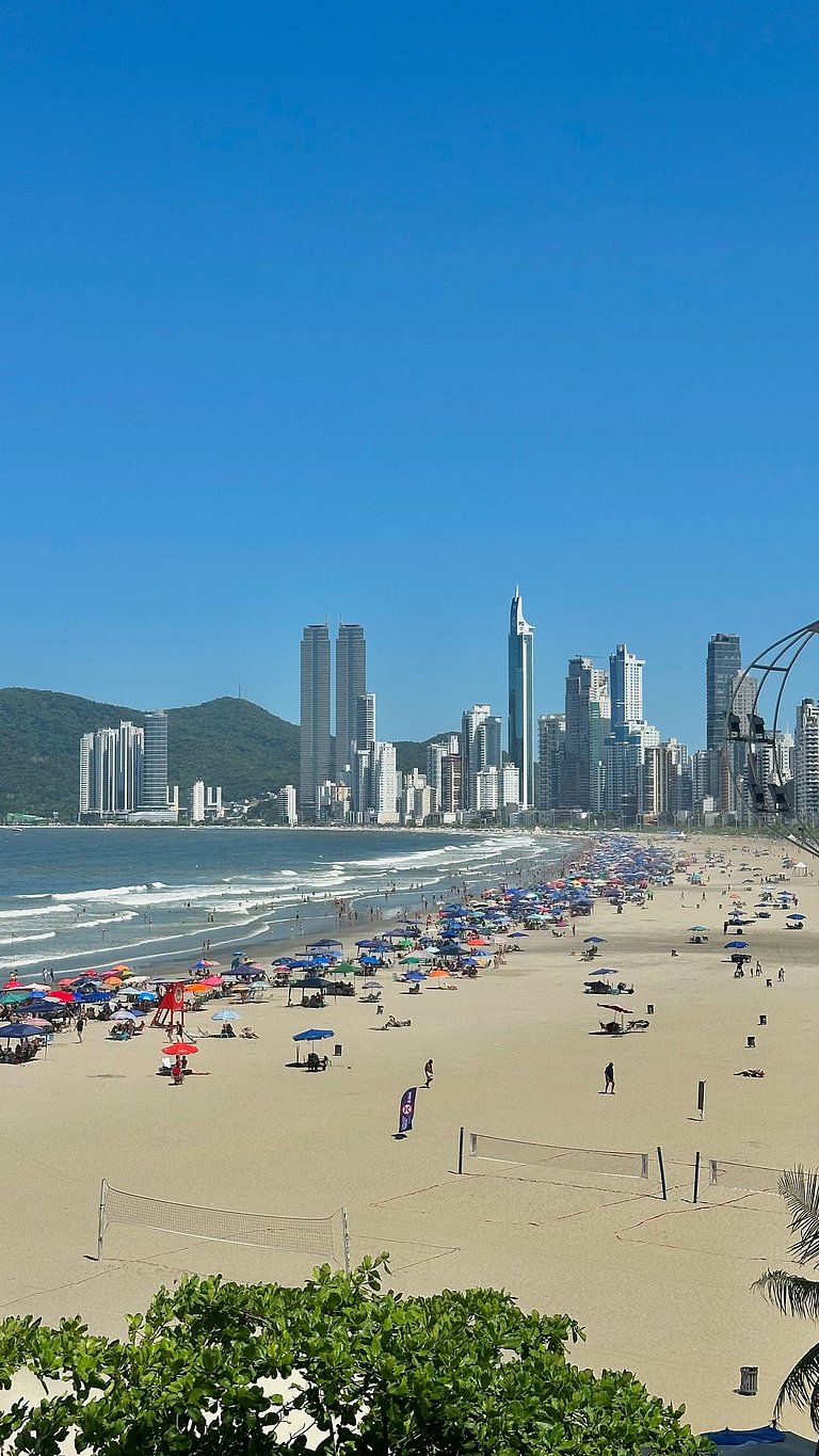 Apartamento com 2 suítes frente mar em balneário camboriú.