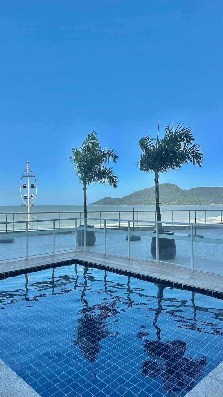 Apartamento com 2 suítes frente mar em balneário camboriú.