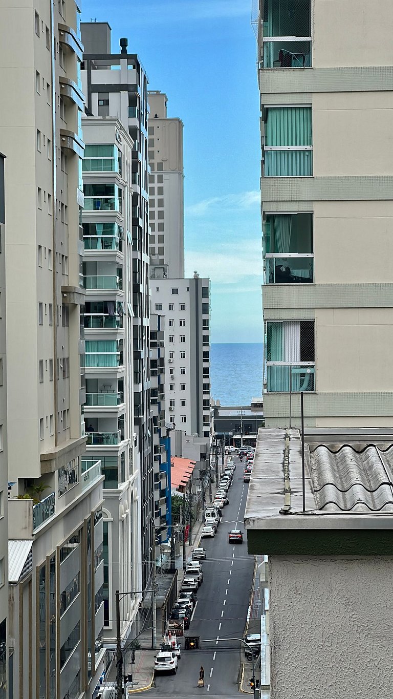 3 Suítes, Churrasqueira e Pertinho da Praia
