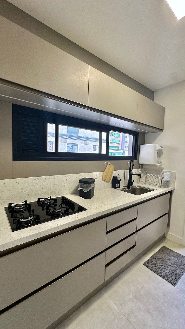 3 Suítes, Churrasqueira e Pertinho da Praia