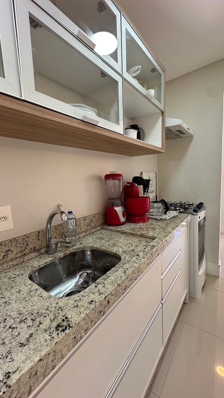 02 Dorm. Sacada com Churrasqueira e Vista para BC