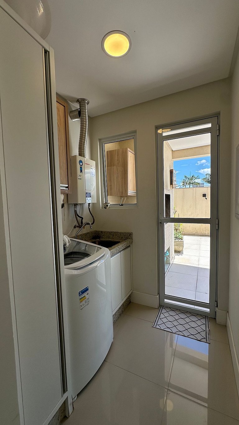 02 Dorm. Sacada com Churrasqueira e Vista para BC