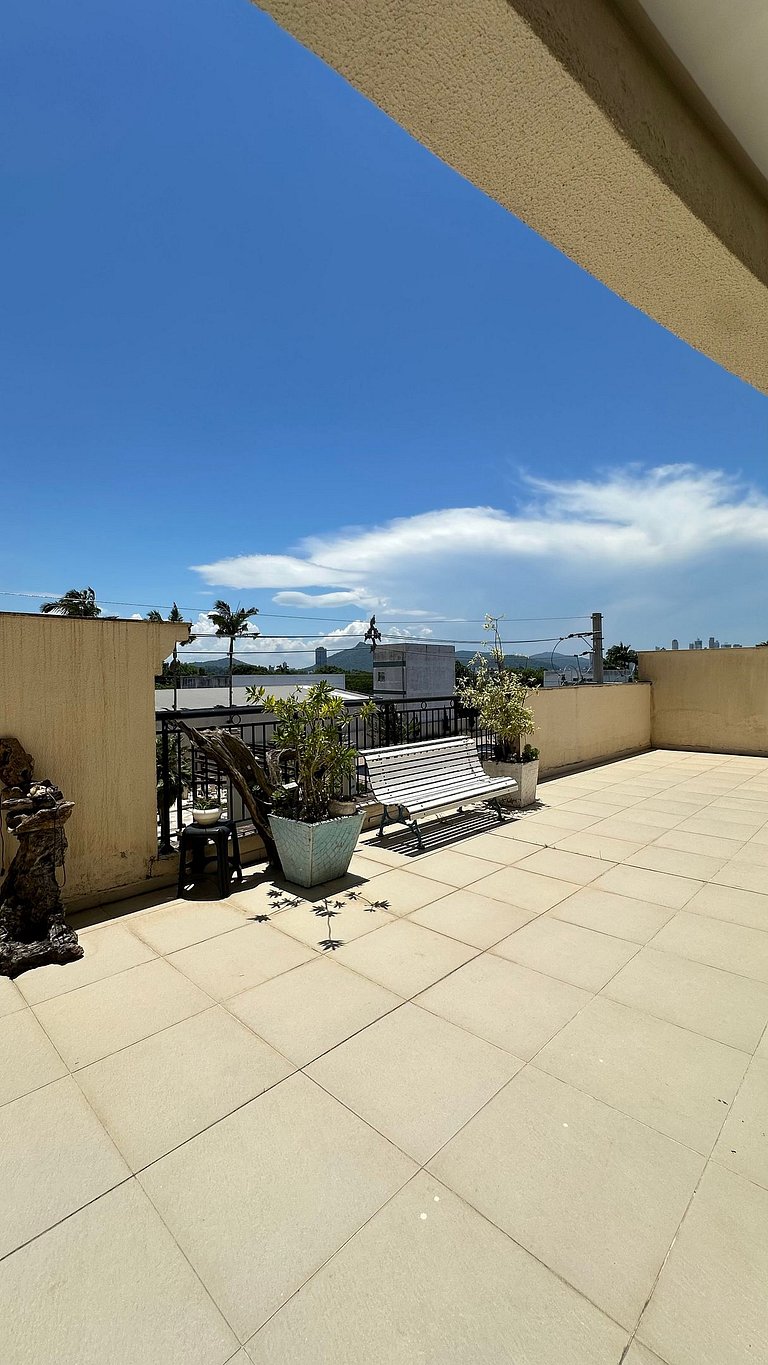 02 Dorm. Sacada com Churrasqueira e Vista para BC