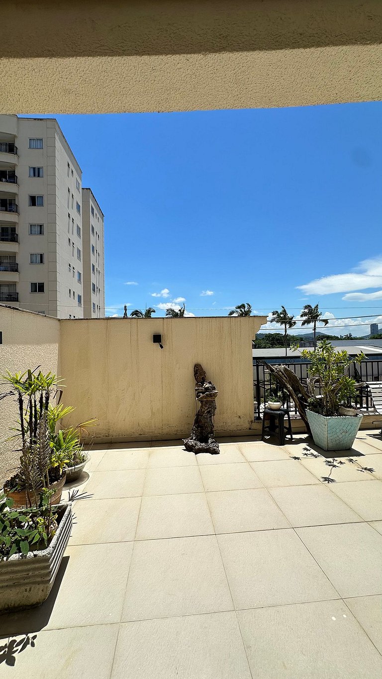 02 Dorm. Sacada com Churrasqueira e Vista para BC