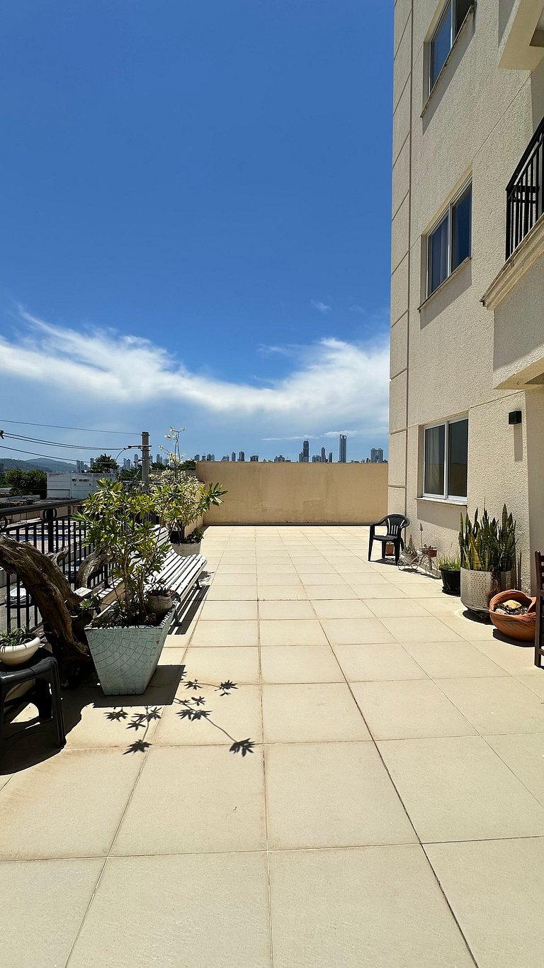 02 Dorm. Sacada com Churrasqueira e Vista para BC