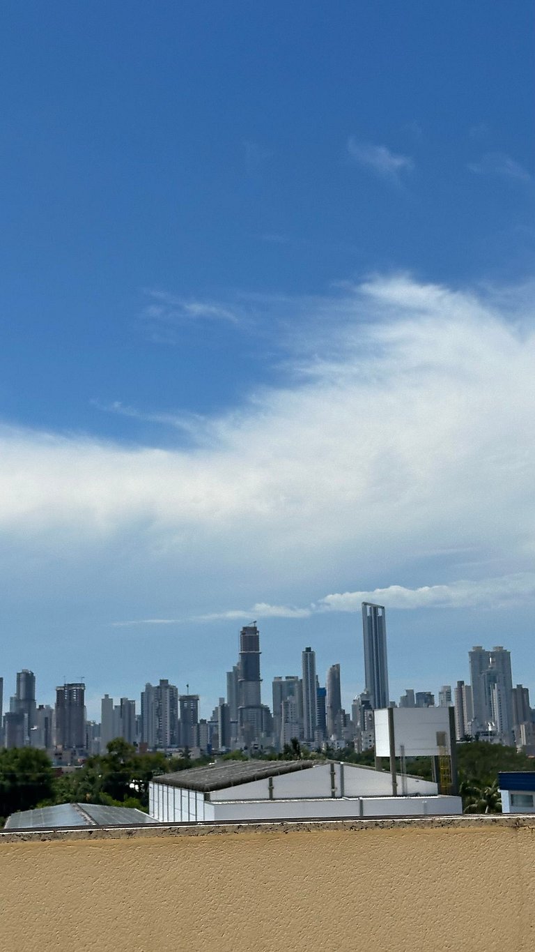 02 Dorm. Sacada com Churrasqueira e Vista para BC