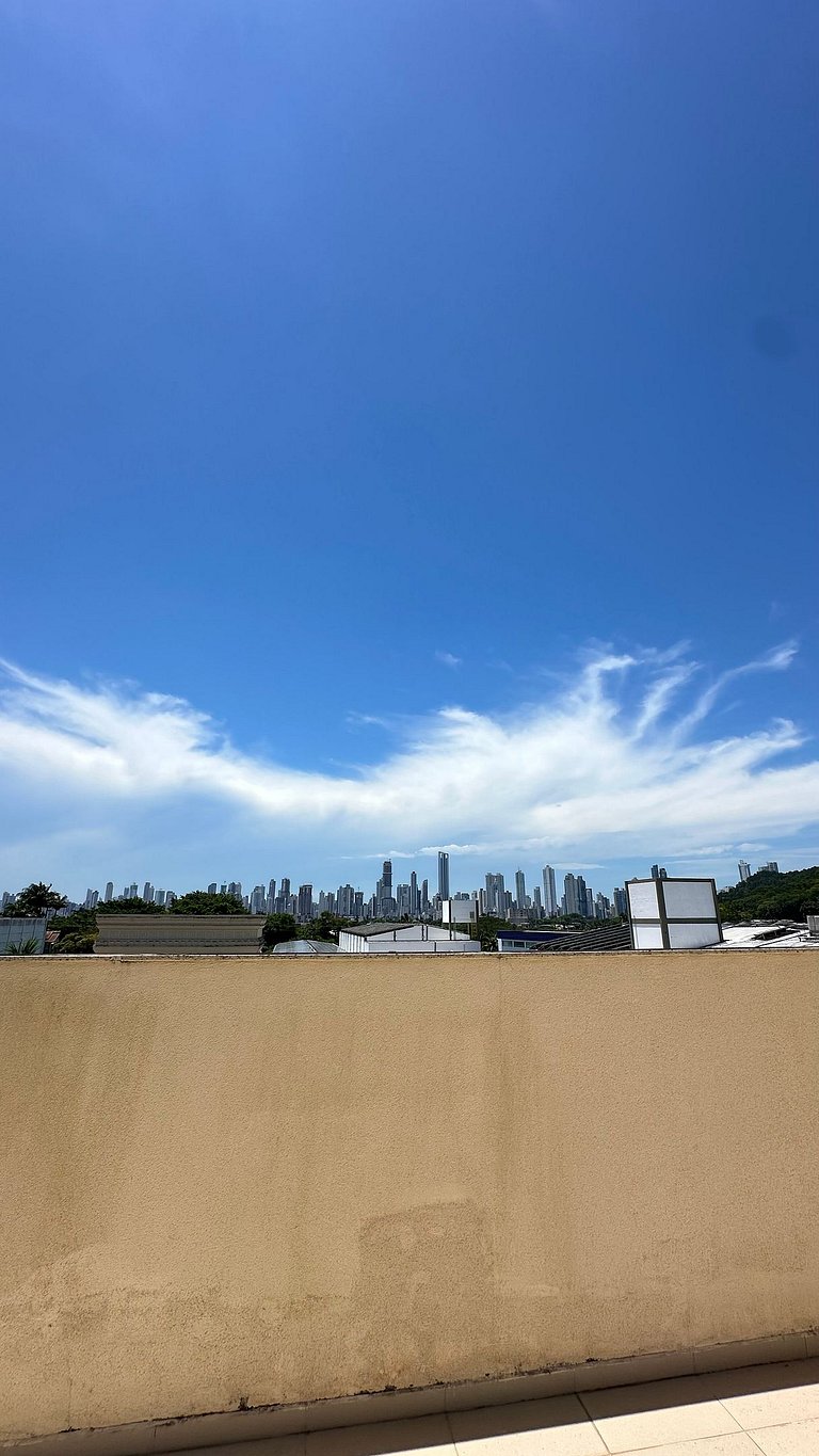 02 Dorm. Sacada com Churrasqueira e Vista para BC