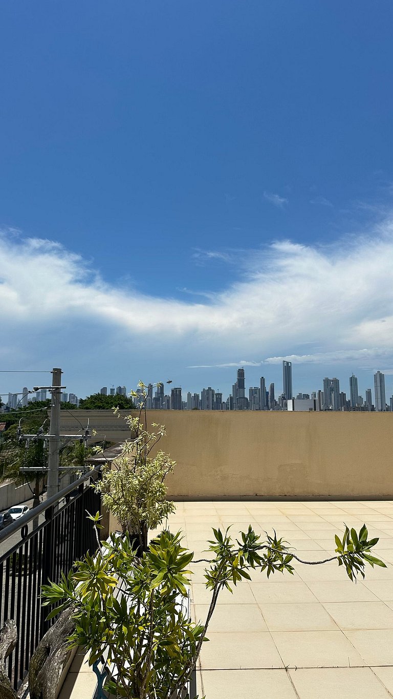 02 Dorm. Sacada com Churrasqueira e Vista para BC