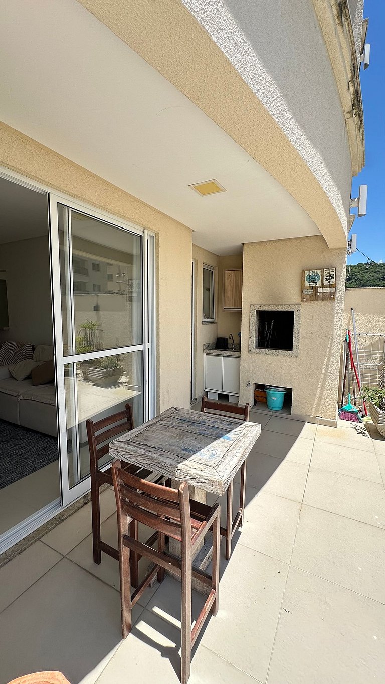 02 Dorm. Sacada com Churrasqueira e Vista para BC