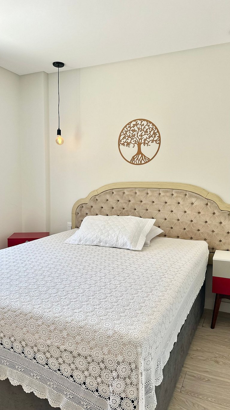 02 Dorm. Sacada com Churrasqueira e Vista para BC