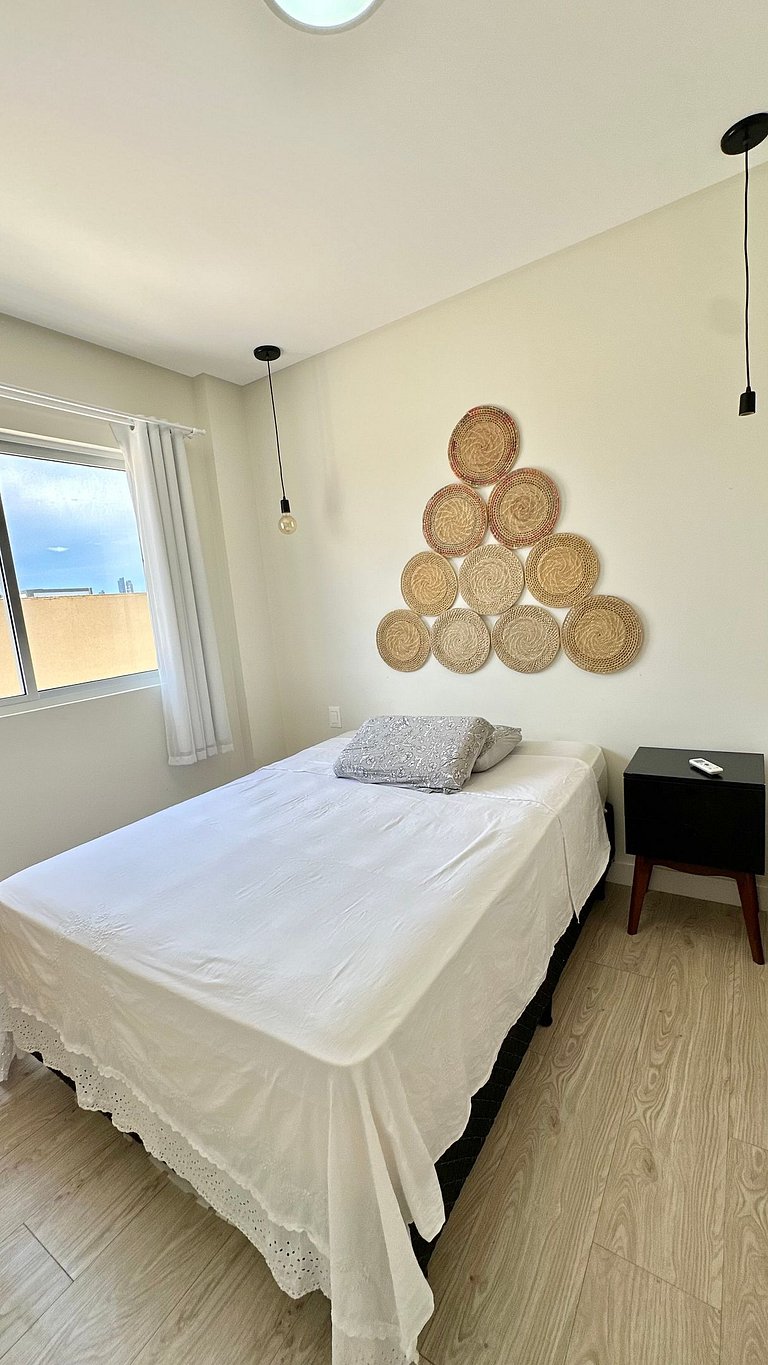 02 Dorm. Sacada com Churrasqueira e Vista para BC