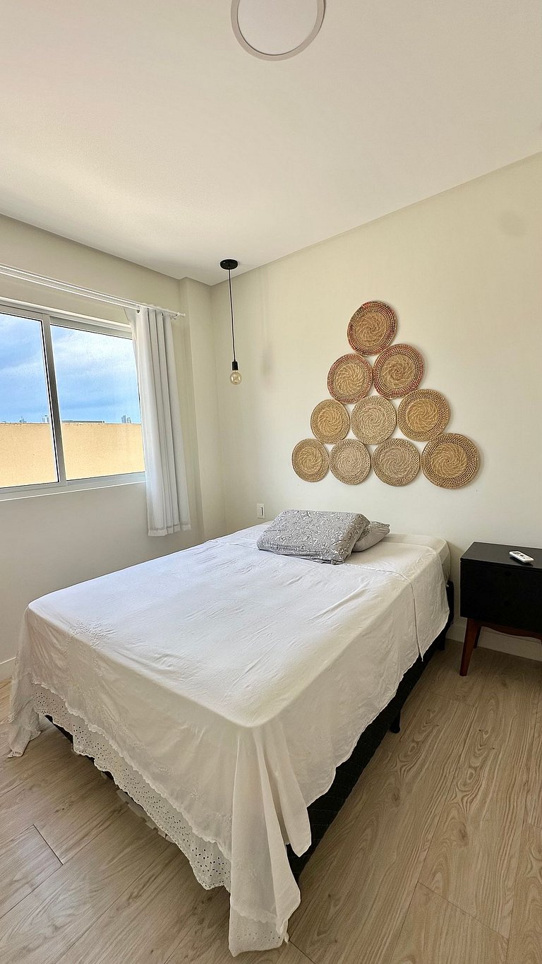 02 Dorm. Sacada com Churrasqueira e Vista para BC