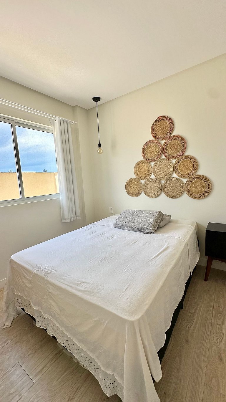 02 Dorm. Sacada com Churrasqueira e Vista para BC