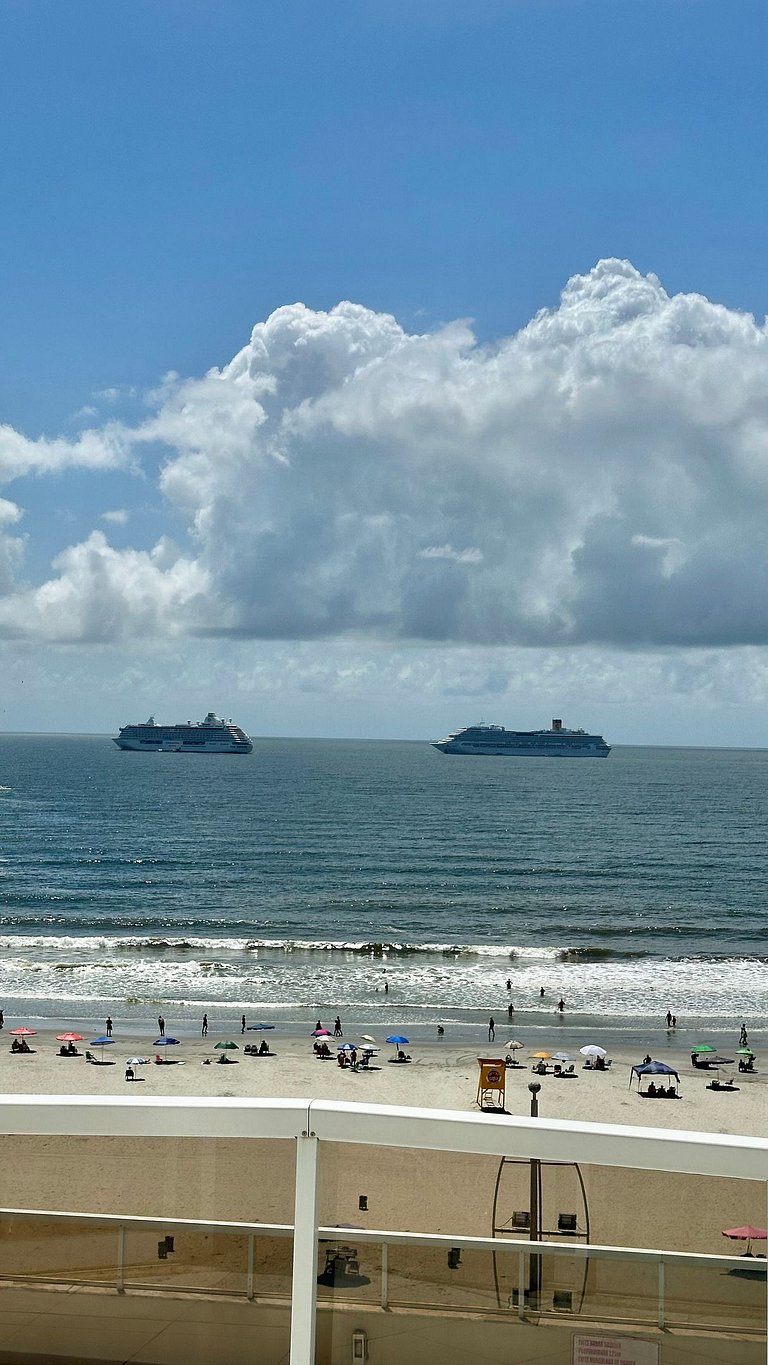 Frente Mar com Churrasqueira - 3 dormitórios