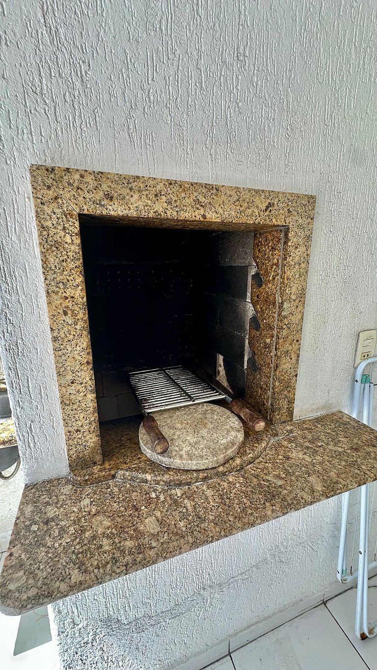 Frente Mar com Churrasqueira - 3 dormitórios