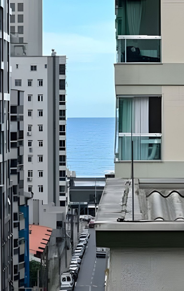 3 Suítes, Churrasqueira e Pertinho da Praia