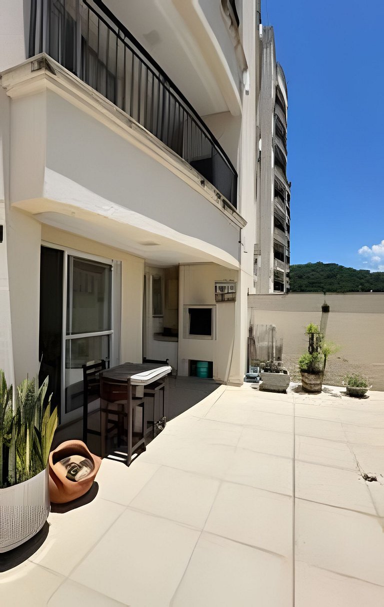 02 Dorm. Sacada com Churrasqueira e Vista para BC