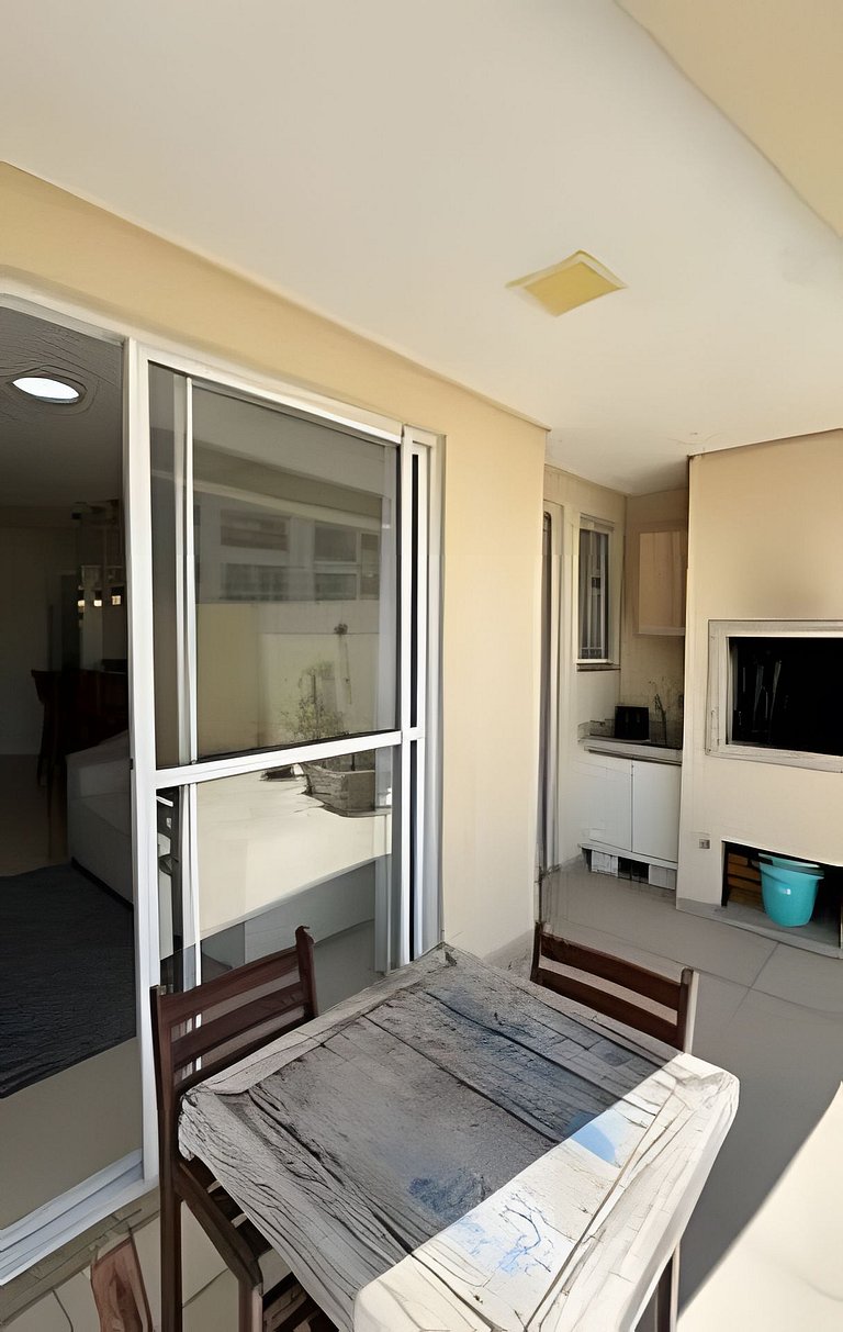 02 Dorm. Sacada com Churrasqueira e Vista para BC