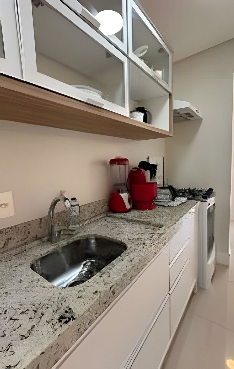 02 Dorm. Sacada com Churrasqueira e Vista para BC