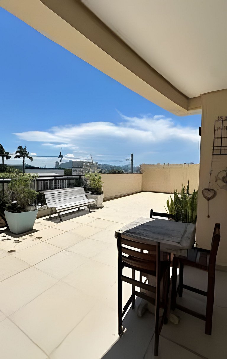 02 Dorm. Sacada com Churrasqueira e Vista para BC