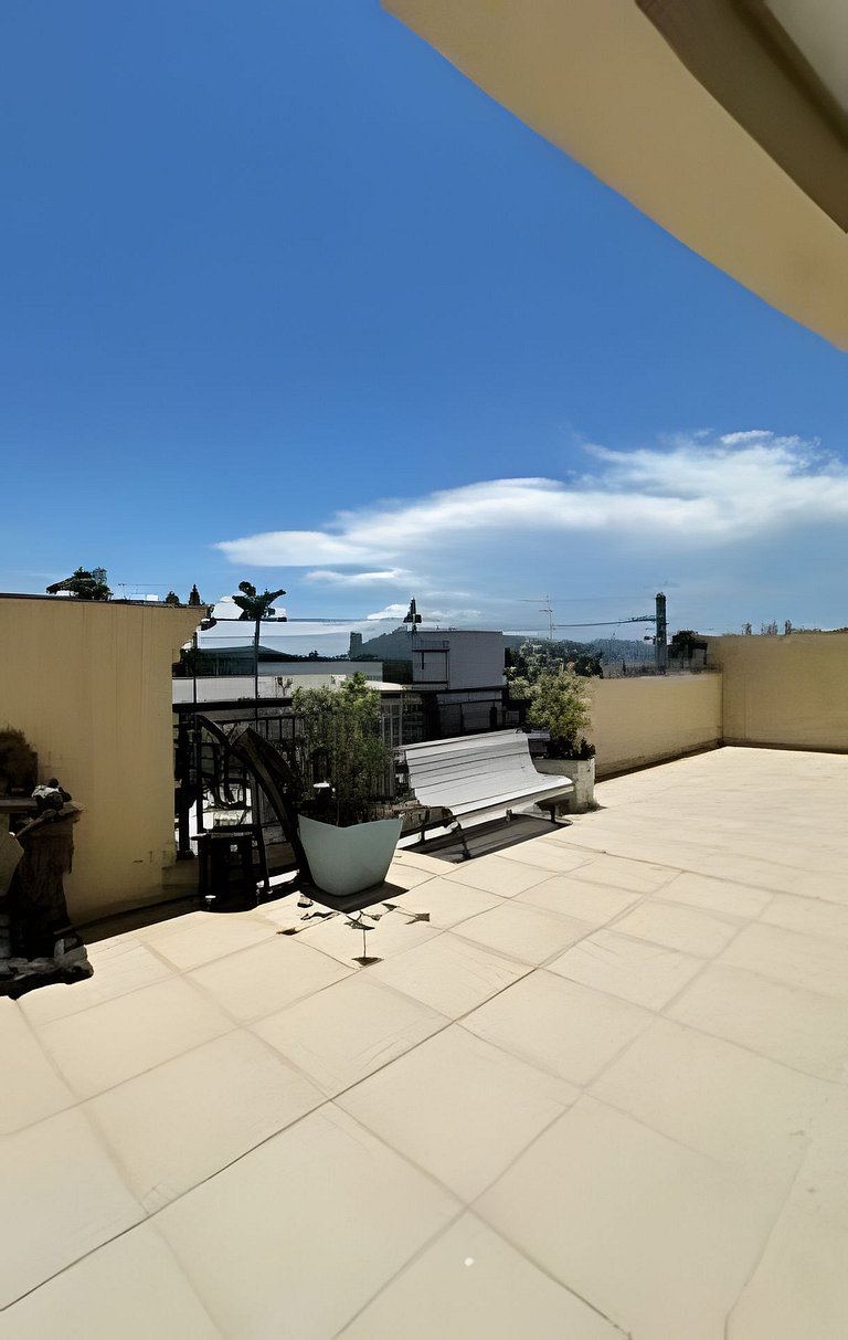 02 Dorm. Sacada com Churrasqueira e Vista para BC