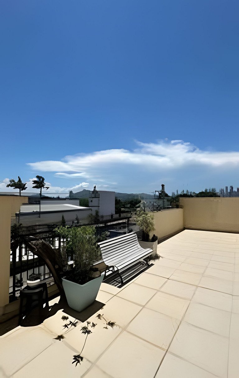 02 Dorm. Sacada com Churrasqueira e Vista para BC