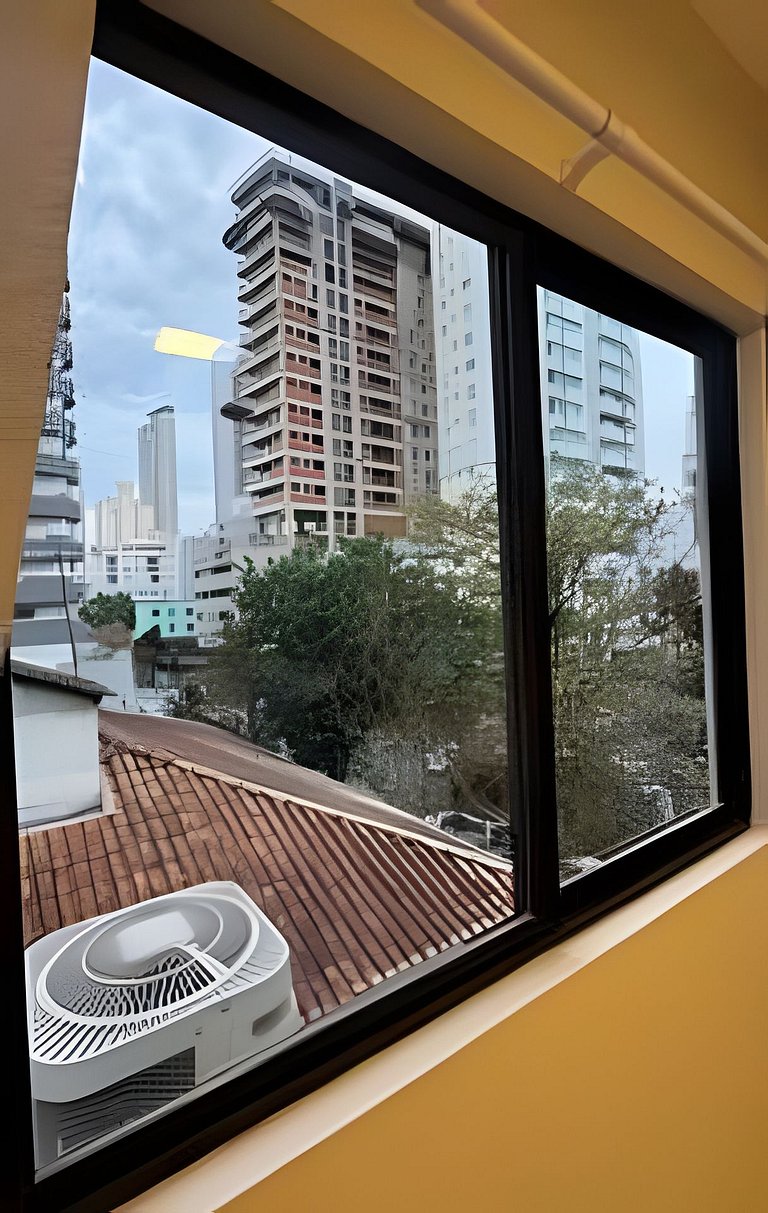 02 dormitórios bem localizado em BC