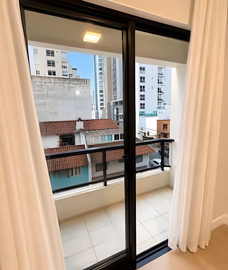 02 dormitórios bem localizado em BC
